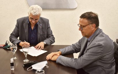 La UPE firma convenios para la realización de pasantías