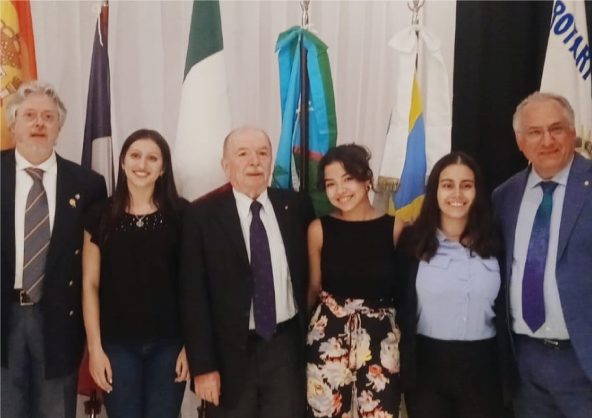 Estudiantes de la UPE premiados por el Rotary Club Internacional