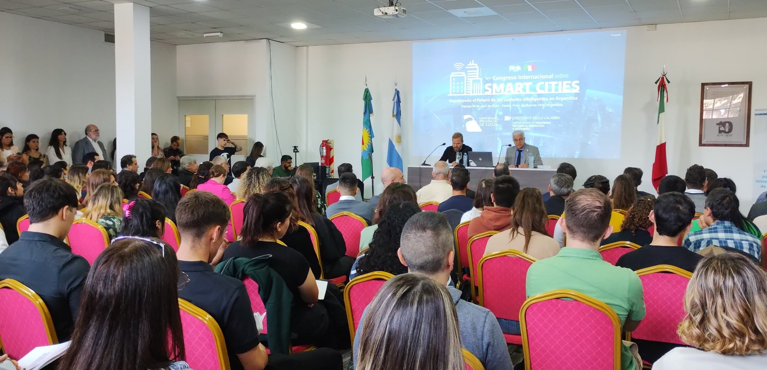 Exitosa jornada sobre Smart Cities en la UPE