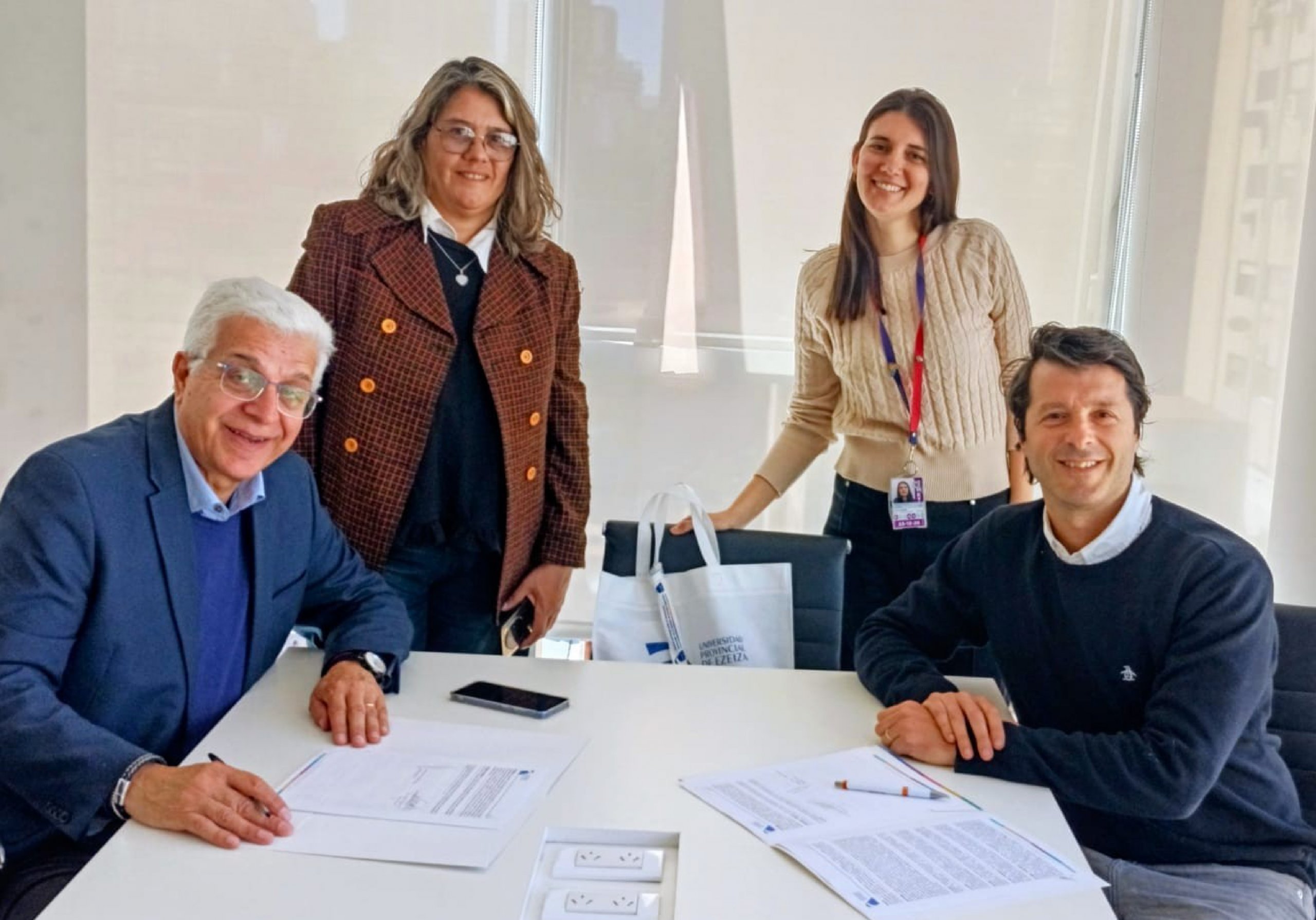 La UPE firmó un convenio de pasantías con LATAM Airlines La UPE firmó un convenio de pasantías con LATAM Airlines